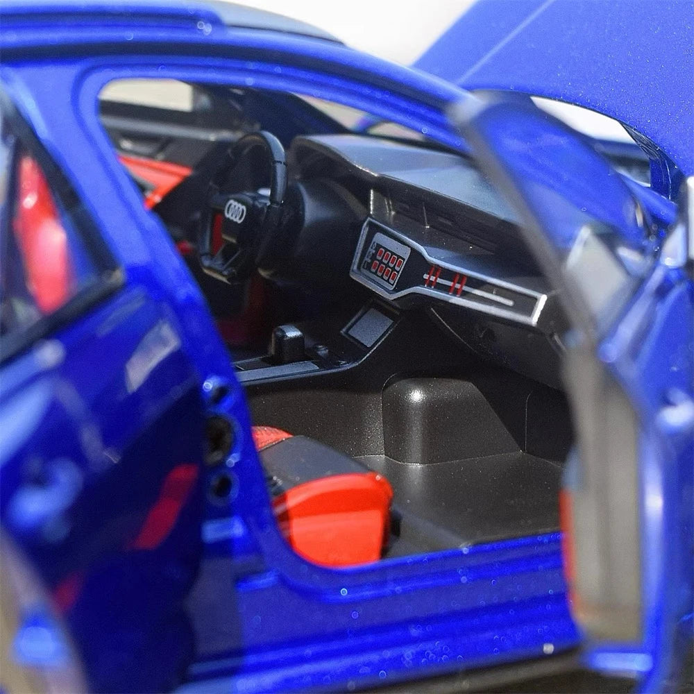 Audi 2019 RS6 C8 azul 1:24 – modelo de exposição em metal fundido