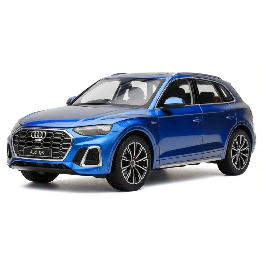 Audi 2021 Q5 Blue 1:24 – Valuvalettu näyttömalli