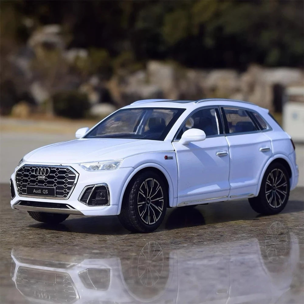 Audi 2021 Q5 White 1:24 – model wyświetlacza odlewany z odlewu