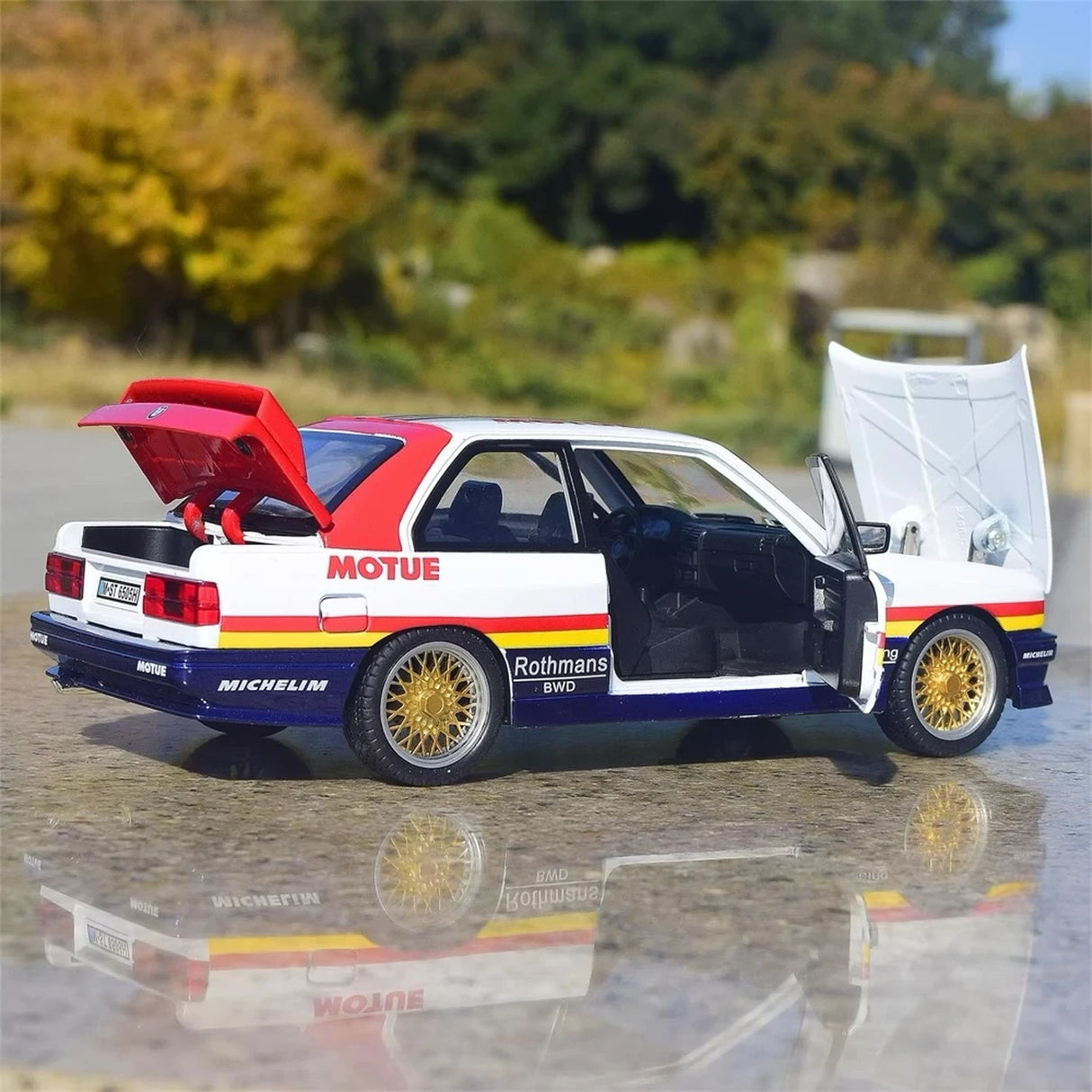 BMW 1988 E30 M3 #10 Tour de Corse 1:24 model wyświetlacza z odlewem – zobacz 10
