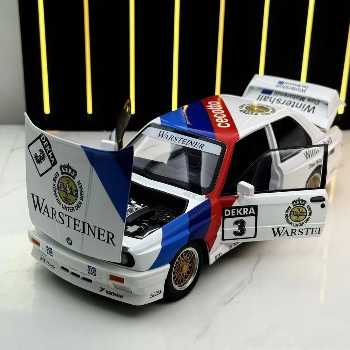 BMW 1988 E30 M3 #3 DTM 1:24 odlewany model ekspozycyjny - widok 4