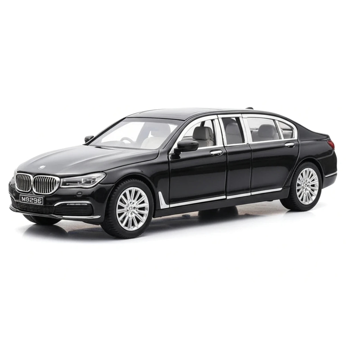 BMW 2016 G12 760Li Black 1:24 – model wyświetlacza odlewany z odlewu