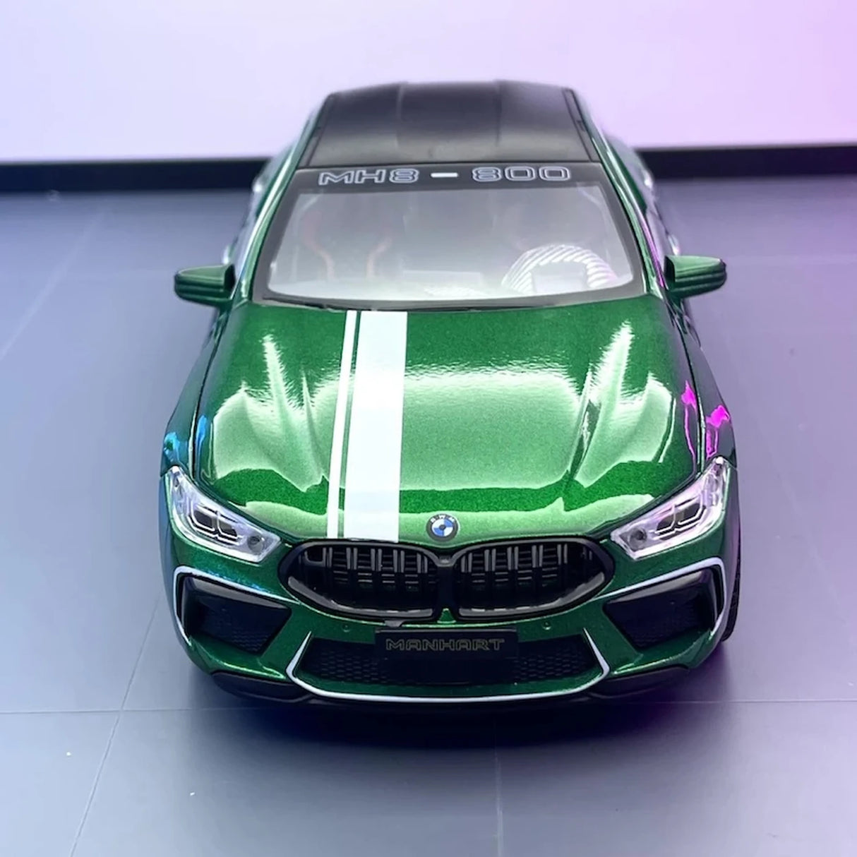 BMW 2019 F9X MANHART MH8 800 Green 1:24 – model wyświetlacza odlewany z odlewu