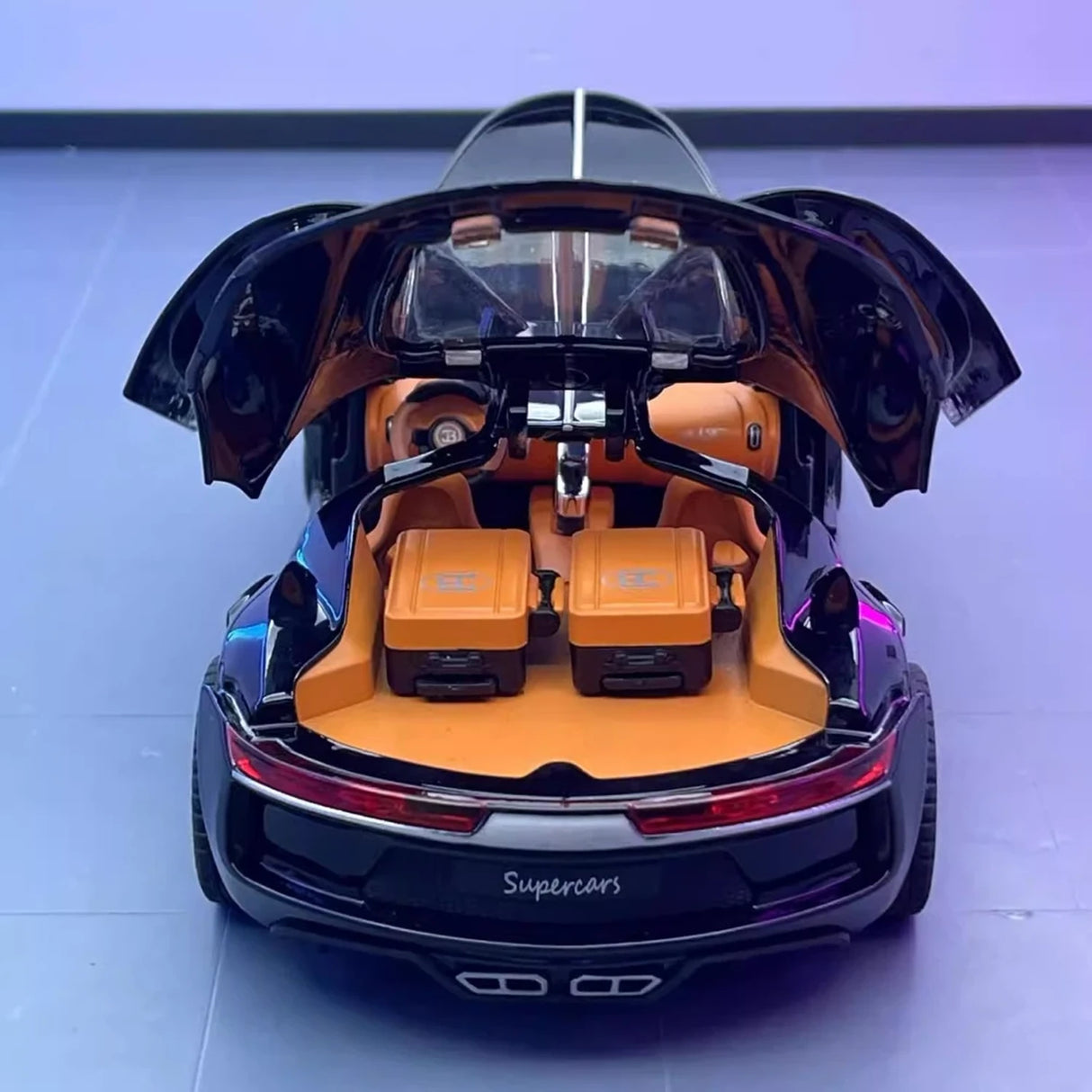 Bugatti 2015 Atlantic Black 1:24 – Modello Pressofuso in Pressofusione