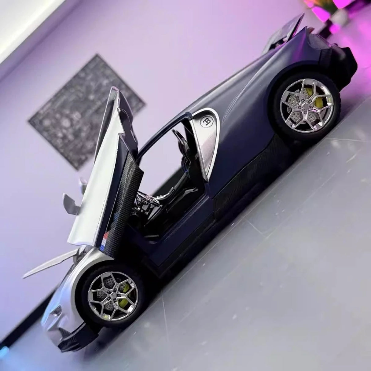 Bugatti 2024 Tourbillon Silver 1:24 – Diecast Display Model Die-Cast