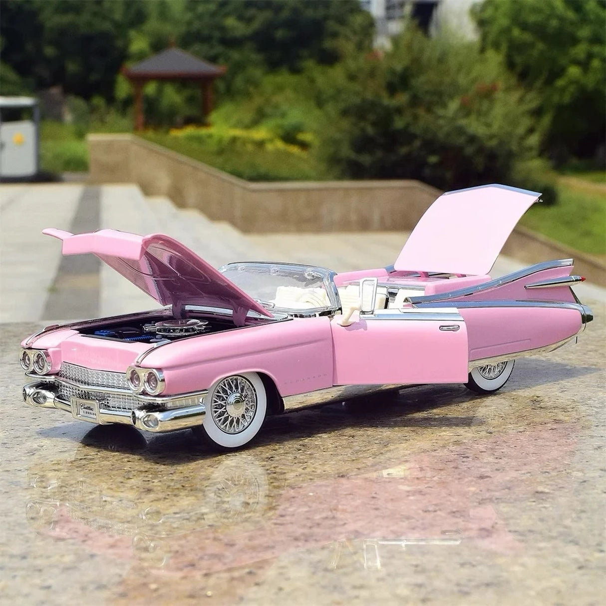 Cadillac 1959 Series 62 Eldorado Biarritz Pink 1:24 – Diecast Display Model Die-Cast