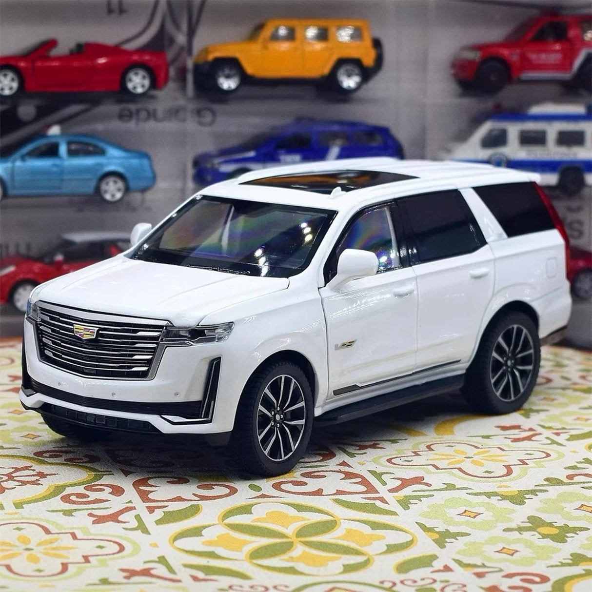 Cadillac 2021 Escalade White 1:24 – Diecast Display Model Die-Cast