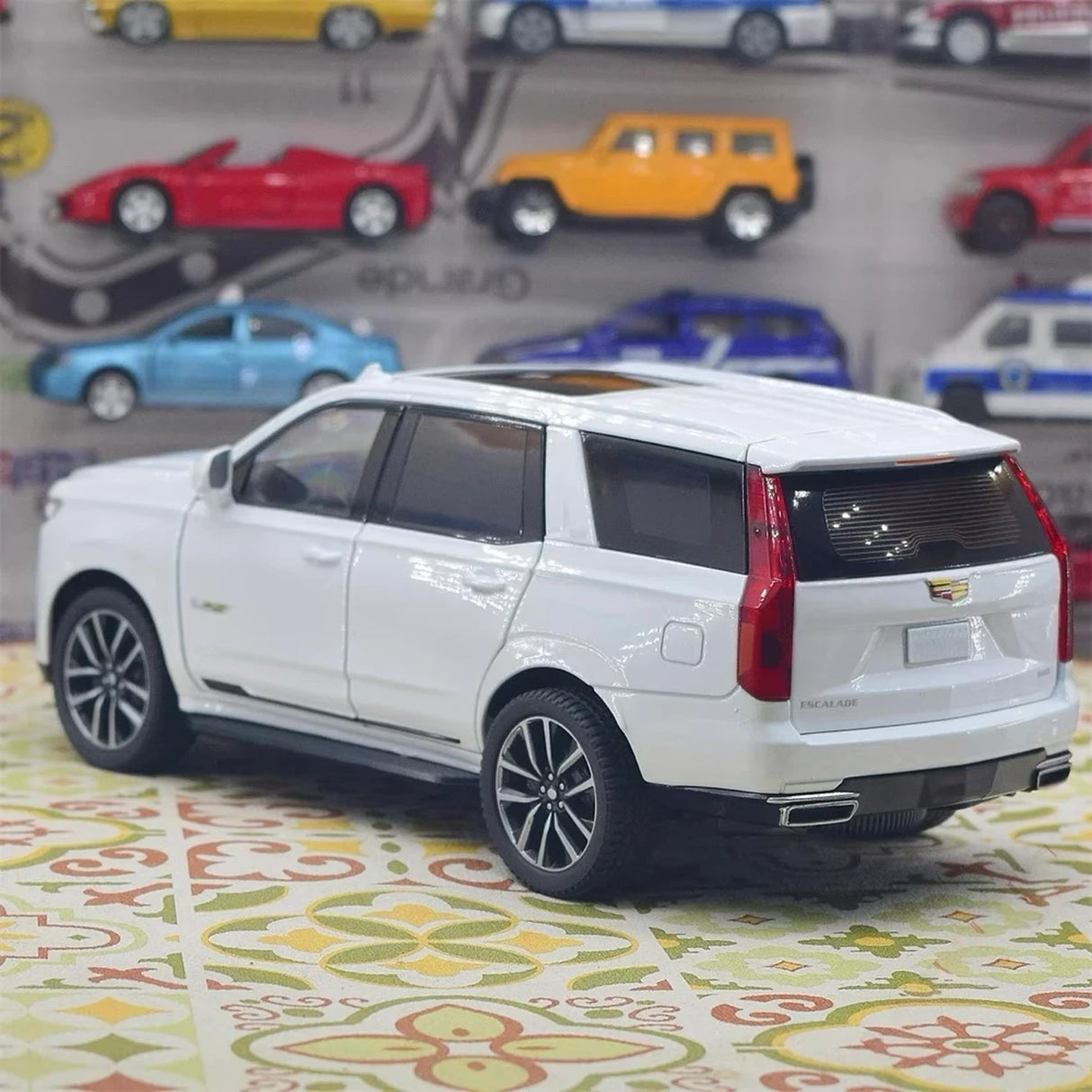 Cadillac 2021 Escalade White 1:24 – Diecast Display Model Die-Cast