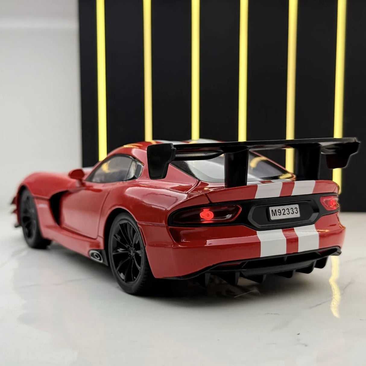Dodge 2013 Viper SRT Red 1:24 – Modello Pressofuso per Display Pressofuso