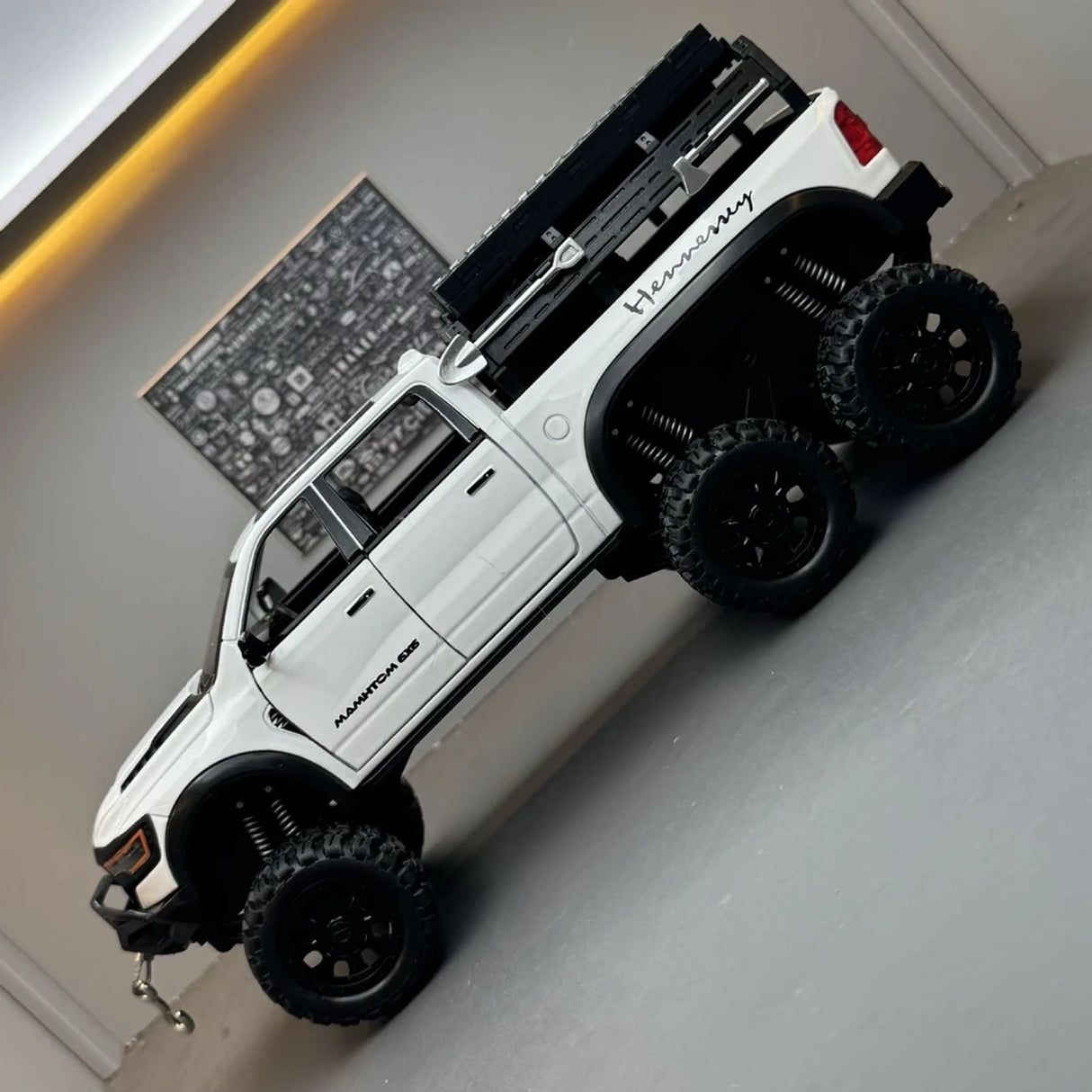Dodge 2021 RAM 1500 TRX Mammoth 6x6 White 1:24 – Diecast Display Model Die-Cast