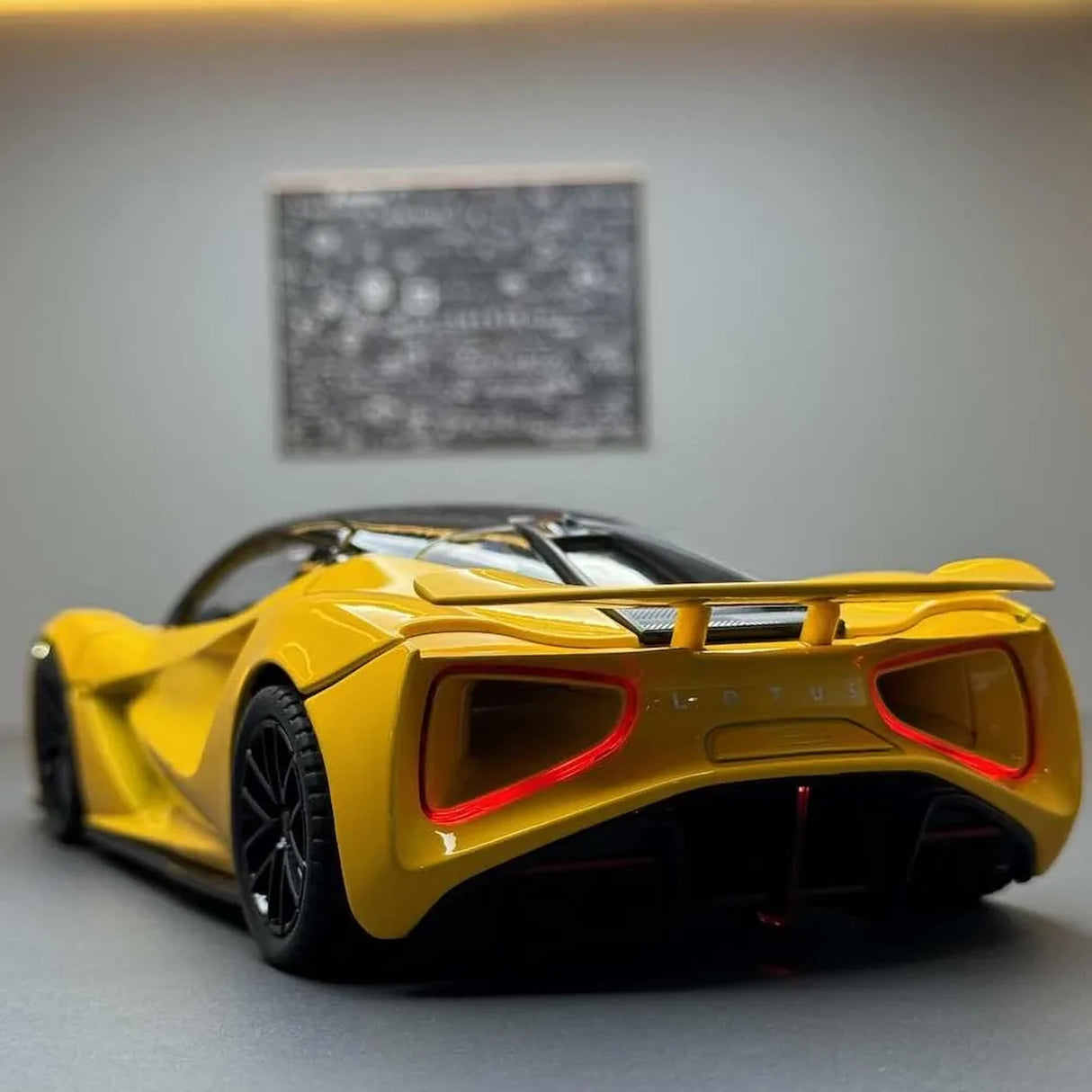Lotus 2019 Evija 1:24 – model wyświetlacza odlewany z odlewu