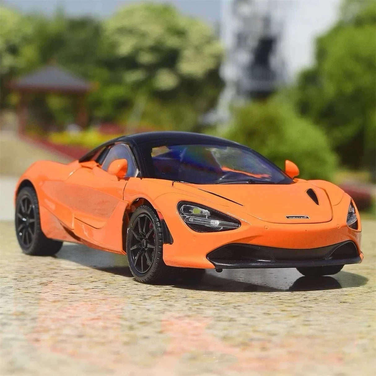 McLaren 2017 720S Orange 1:24 – model wyświetlacza odlewany z odlewu