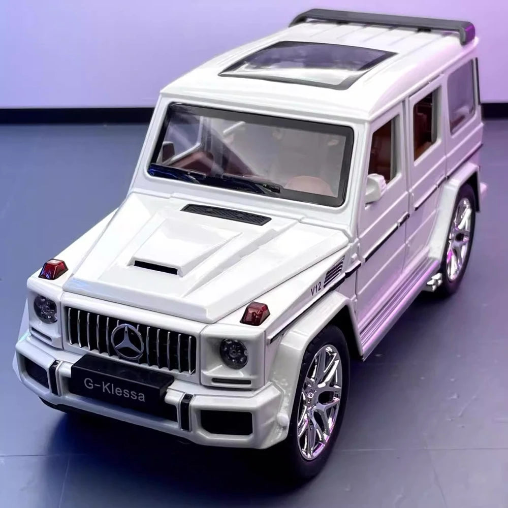Mercedes-AMG 2015 G63 White 1:24 – Diecast Display Model Die-Cast