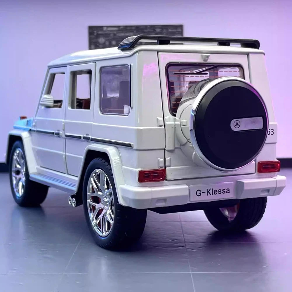 Mercedes-AMG 2015 G63 White 1:24 – Diecast Display Model Die-Cast
