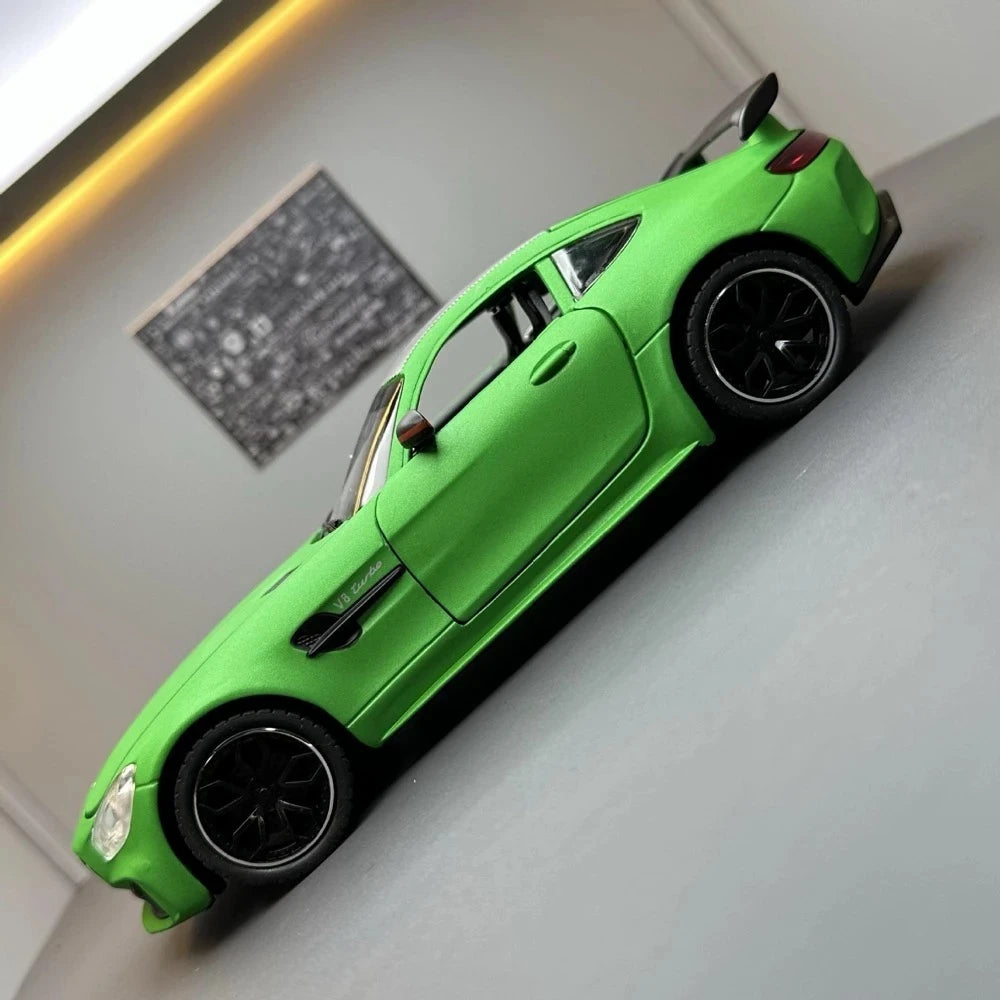 Mercedes-AMG 2018 GT R Green 1:24 – Model wyświetlacza odlewany