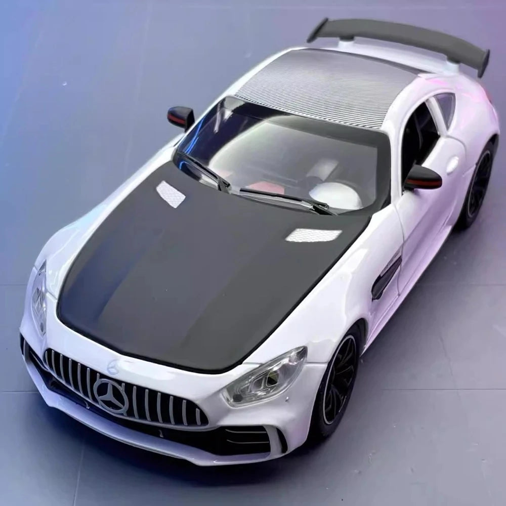 Mercedes-AMG 2018 GT R White 1:24 – model wyświetlacza odlewany