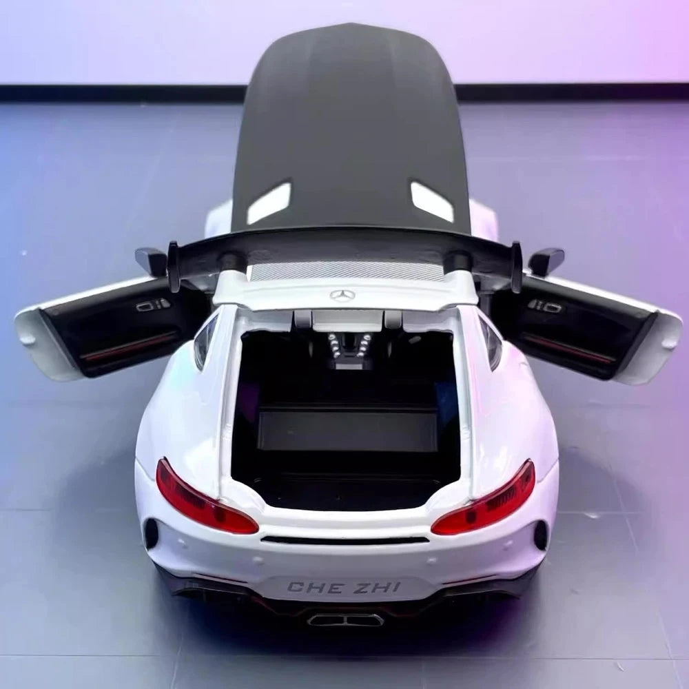 Mercedes-AMG 2018 GT R White 1:24 – model wyświetlacza odlewany