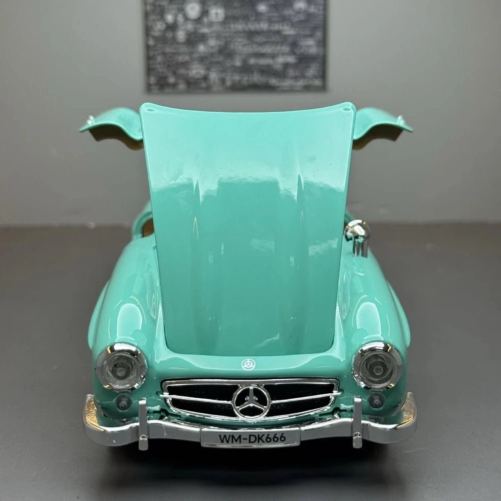 Mercedes-Benz 1954 300SL Cyan 1:24 – model wyświetlacza odlewany z odlewu