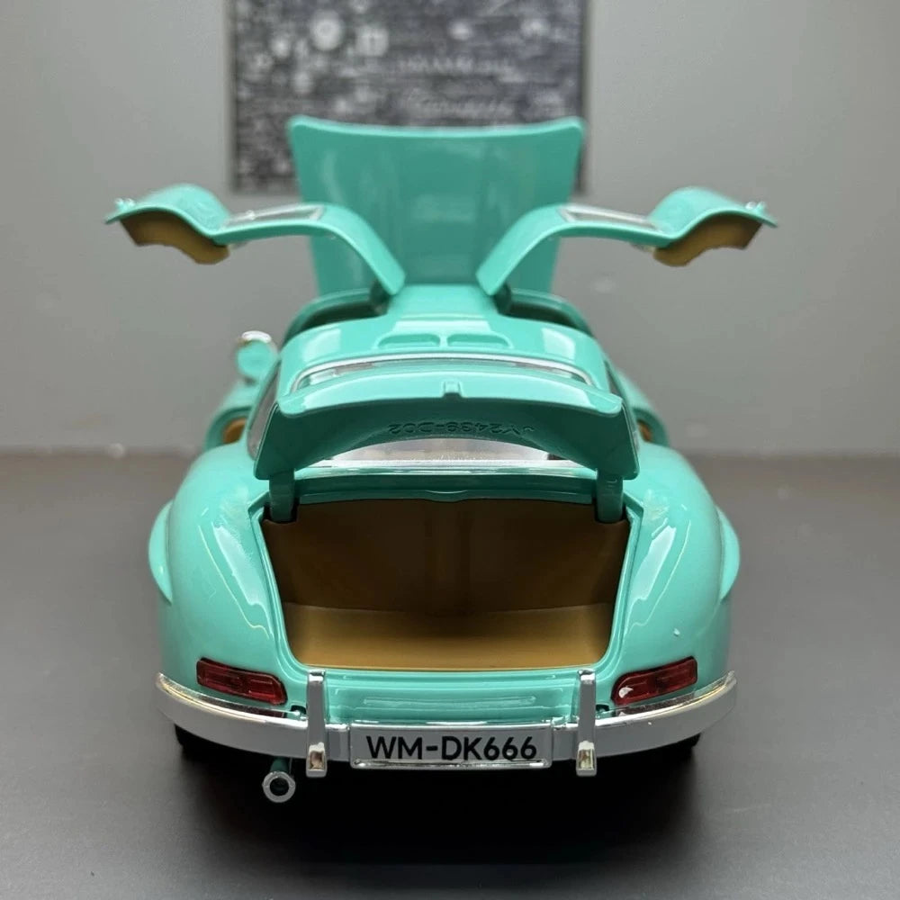 Mercedes-Benz 1954 300SL Cyan 1:24 – model wyświetlacza odlewany z odlewu
