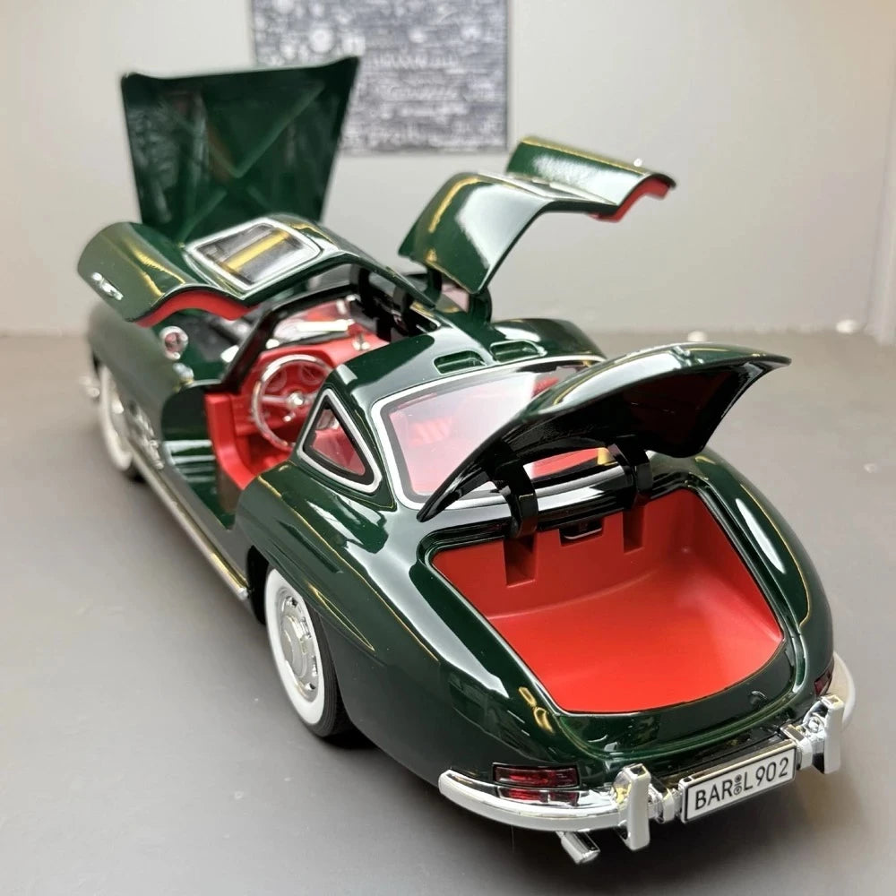Mercedes-Benz 1954 300SL Green 1:24 – Model wyświetlacza odlewany z odlewu