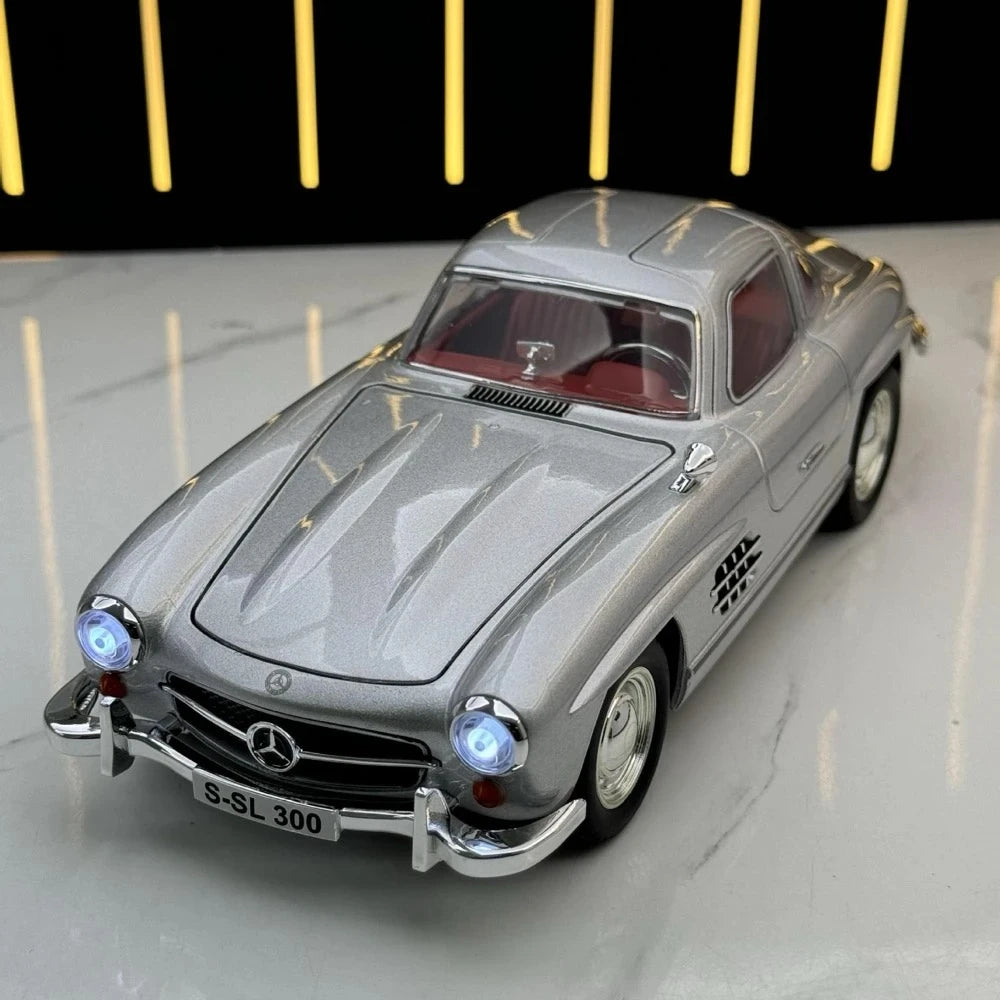 Mercedes-Benz 1954 300SL Silver 1:24 – Valuvalettu näyttömalli