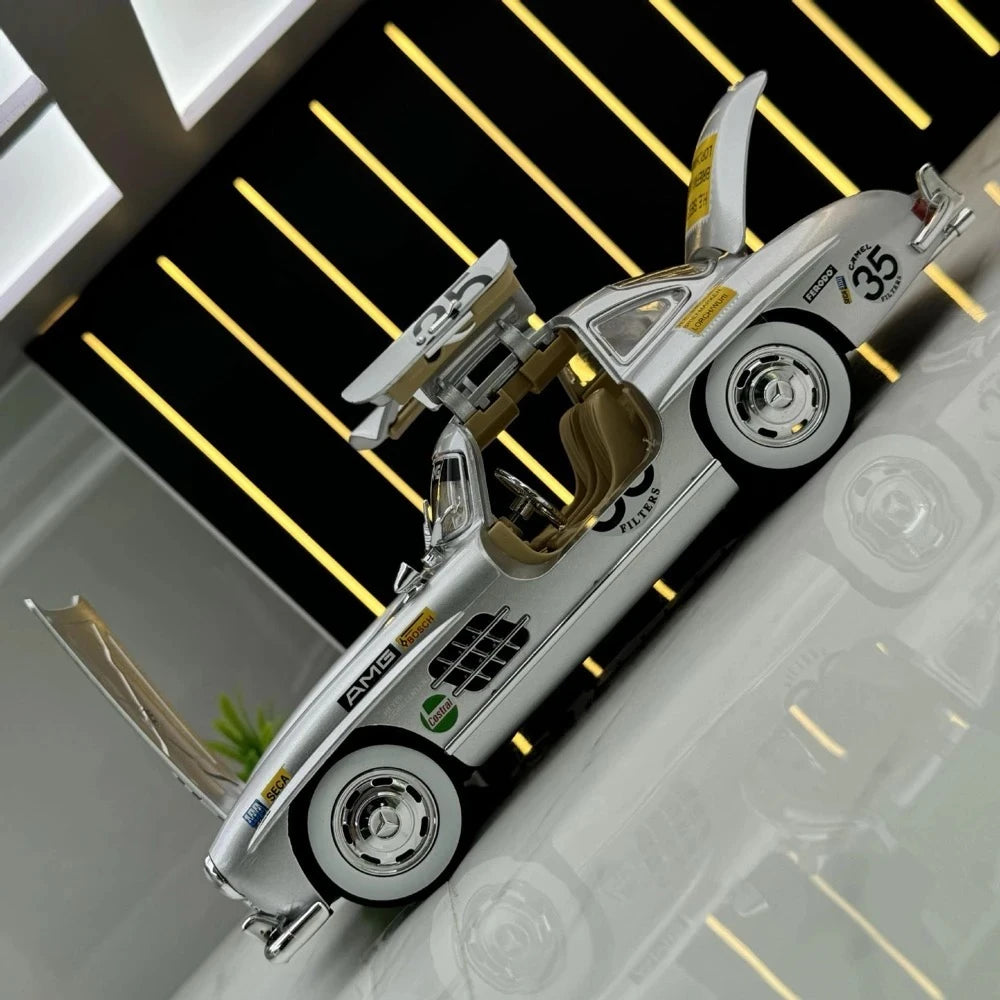 Mercedes-Benz 1954 300SL Silver #35 1:24 diecast display model - view 6