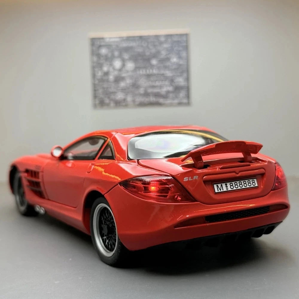 Mercedes-Benz 2006 SLR McLaren 722 S Red 1:24 – Valuvalettu näyttömalli