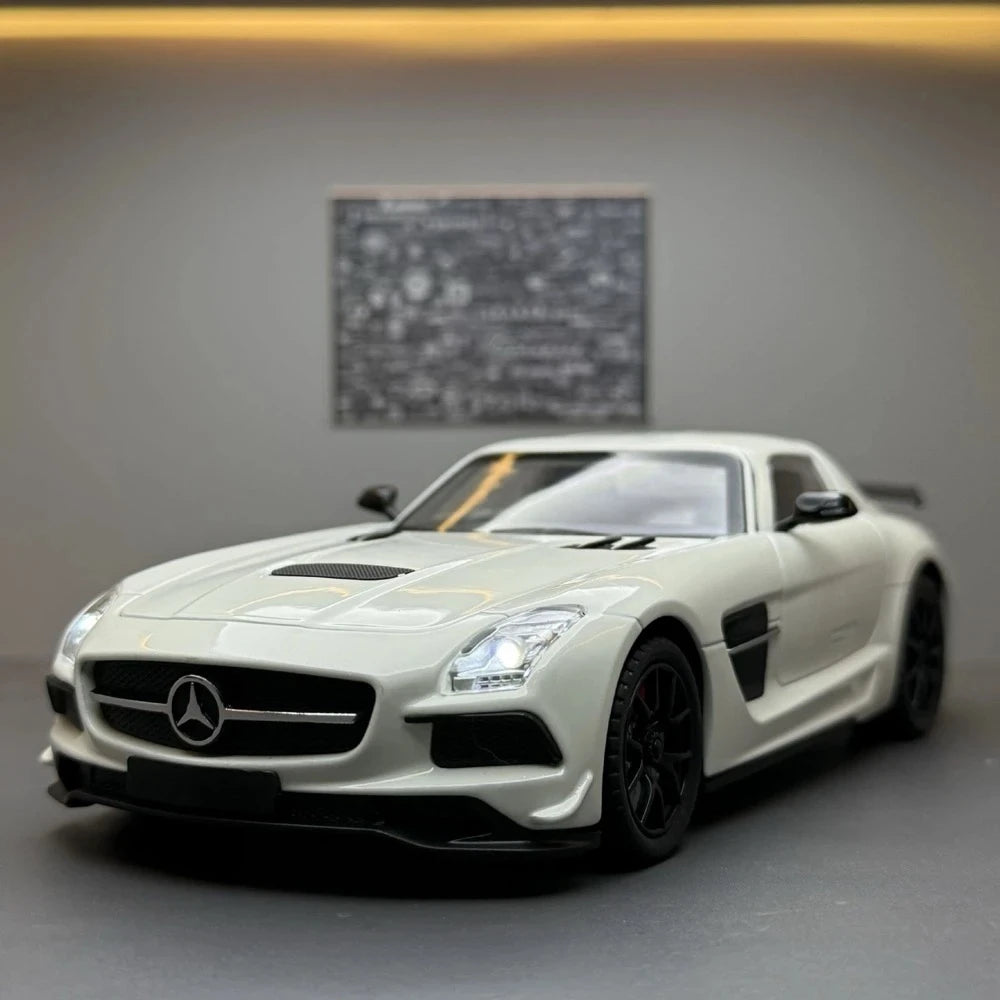 Mercedes-Benz 2013 SLS AMG Black Series White 1:24 – Diecast Display Model Die-Cast