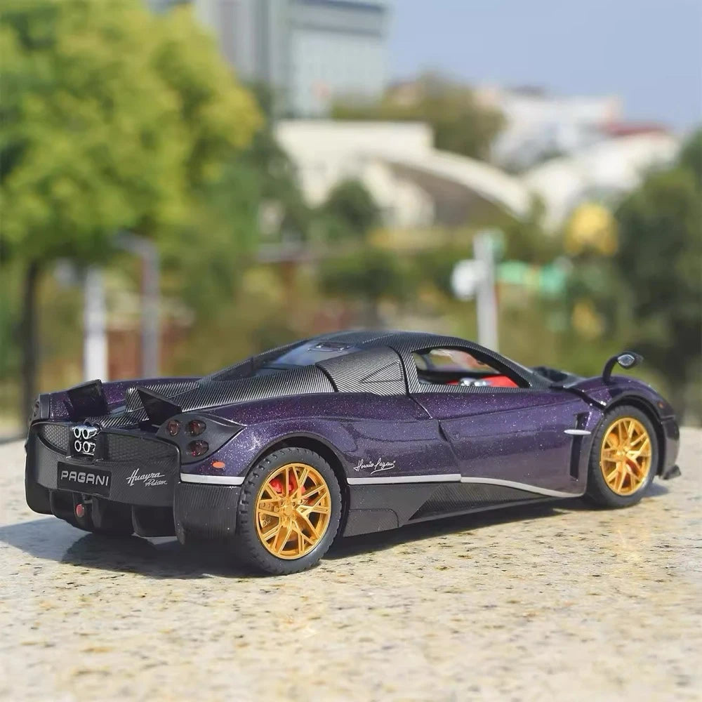 Pagani 2012 Huayra Purple 1:24 – Valuvalettu näyttömalli