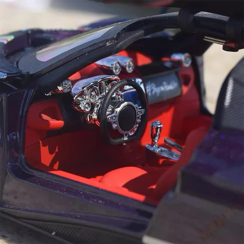 Pagani 2012 Huayra Purple 1:24 – Diecast Display Model Die-Cast
