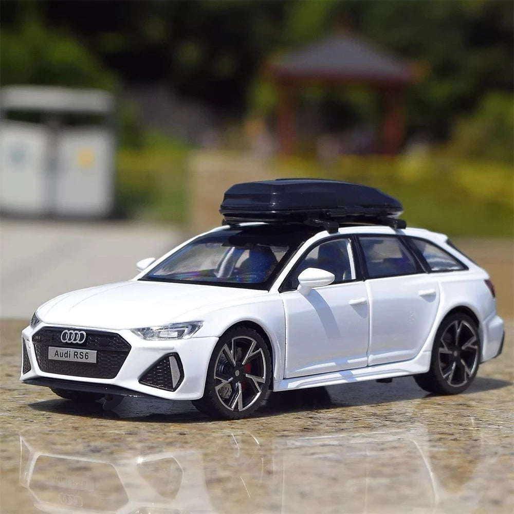 Audi 2019 RS6 White 1:32 – model wyświetlacza odlewany z odlewu