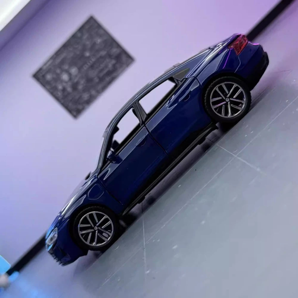 Audi 2021 E-Tron GT Blue 1:32 – model odlewany z odlewem