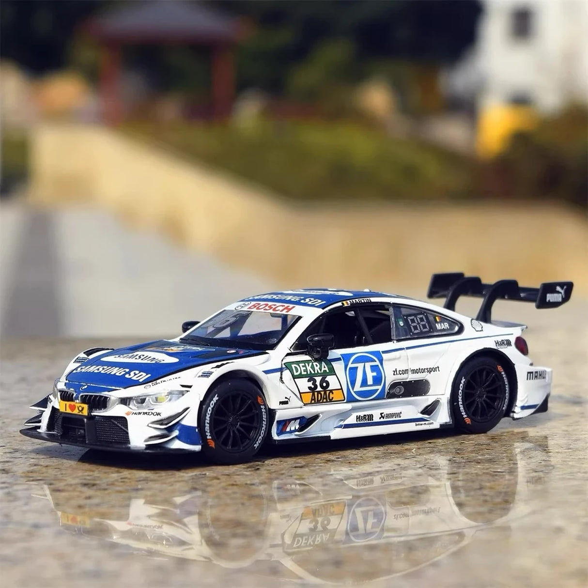 BMW 2017 F82 M4 DTM Hungaroring #36 1:32 valumalli - näkymä 1