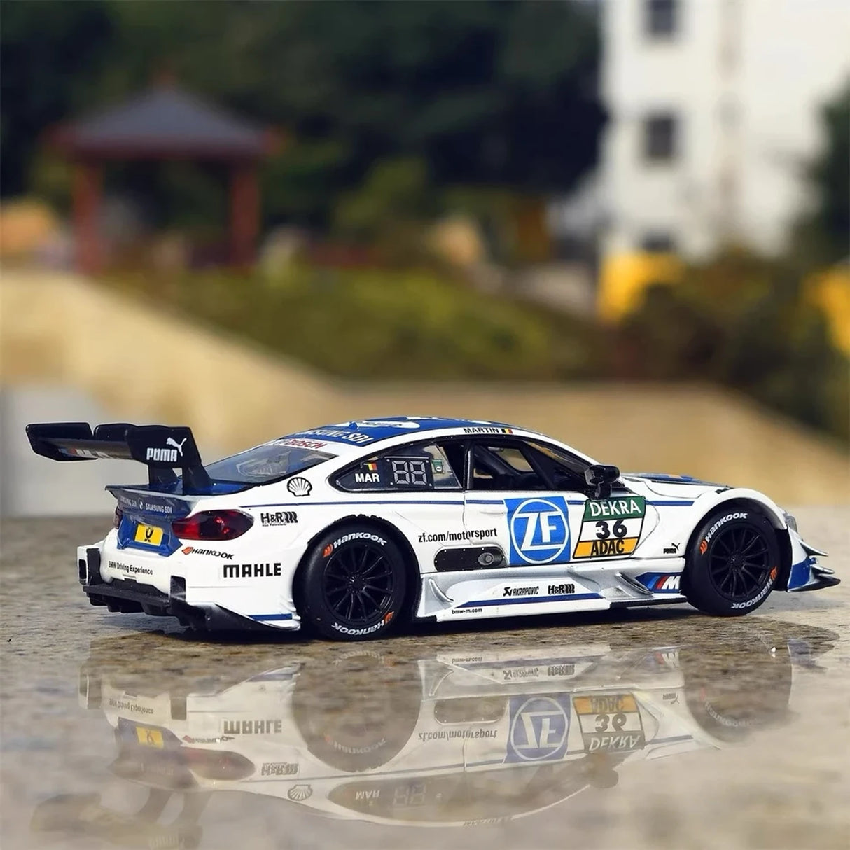 BMW 2017 F82 M4 DTM Hungaroring #36 1:32 valumalli - näkymä 2