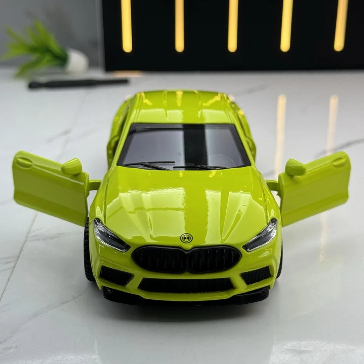 BMW 2017 G15 M8 Green 1:32 – Diecast Display Model Die-Cast