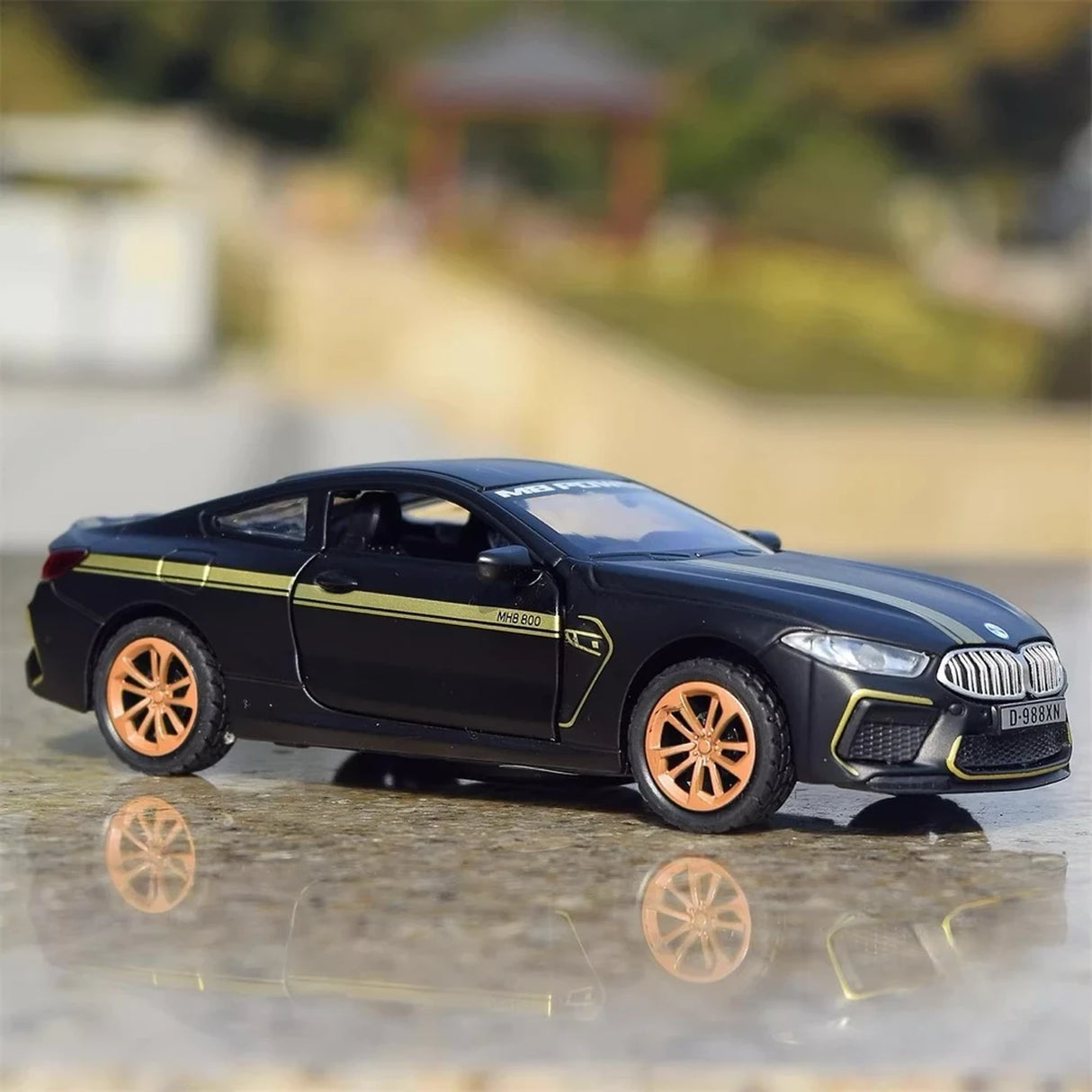 BMW 2019 F9X MANHART MH8 800 preto 1:32 – modelo de exposição em metal fundido