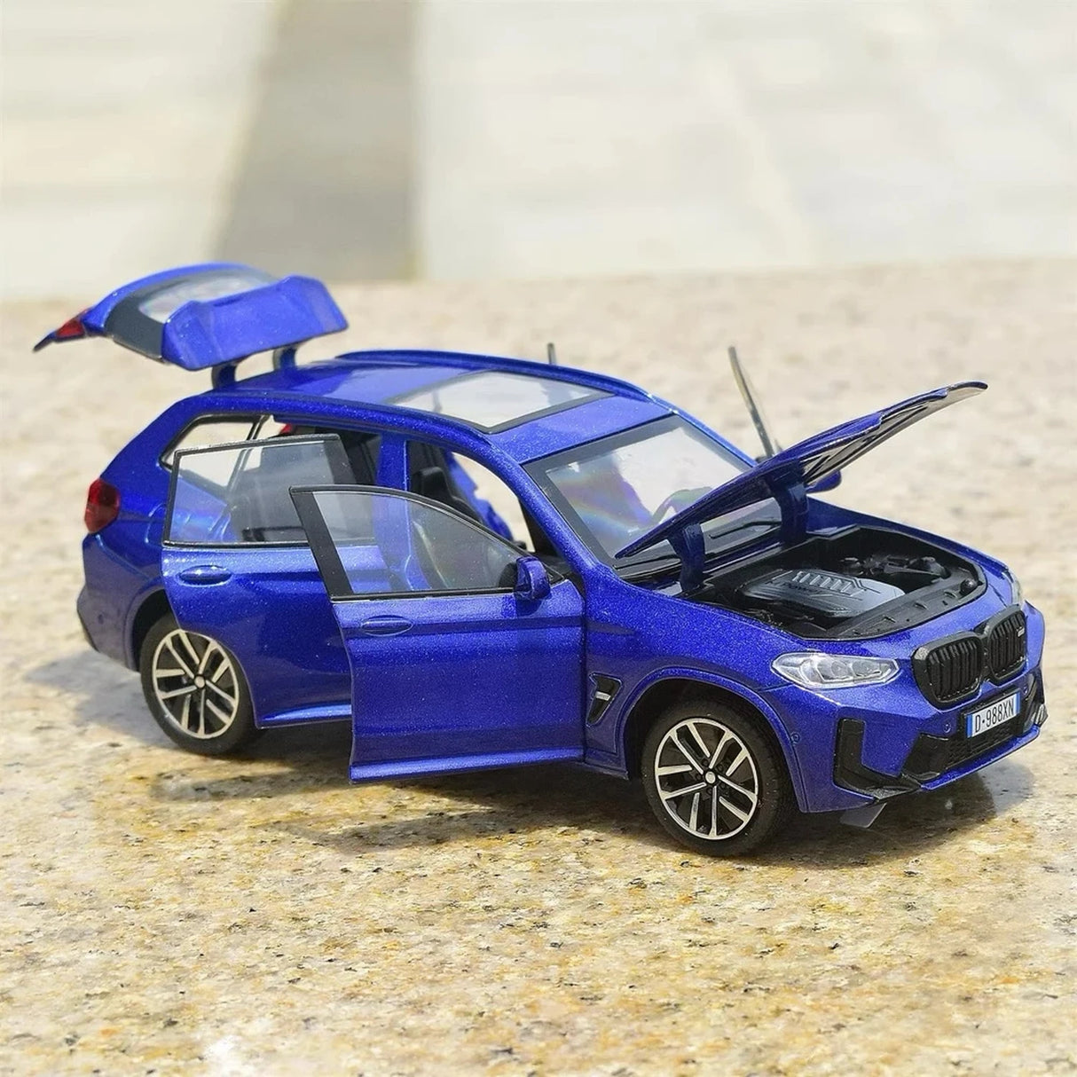 BMW 2022 F97 X3M Blue 1:32 – Model wyświetlacza odlewany z odlewu