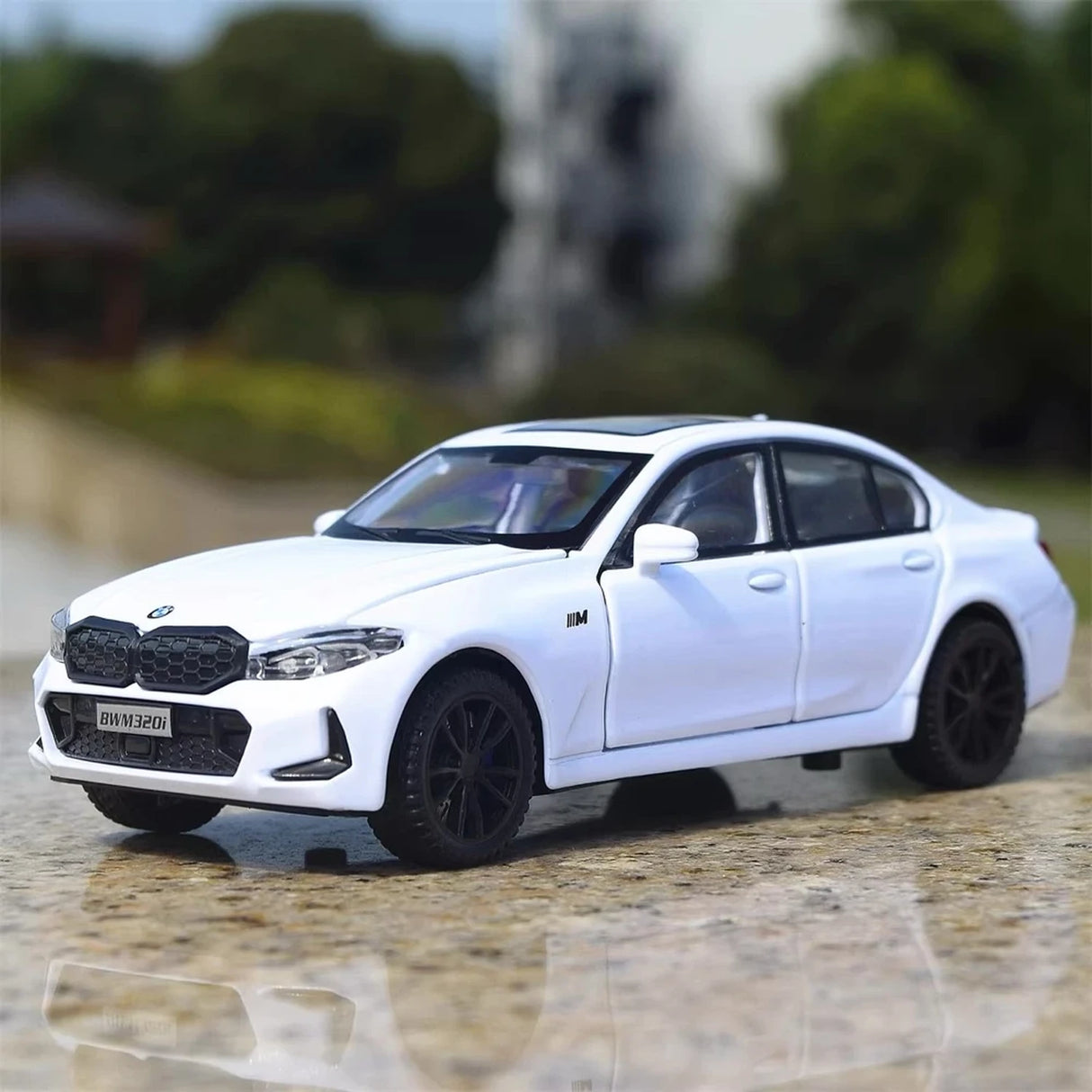 BMW 2024 G20 320i White 1:32 – model wyświetlacza odlewanego