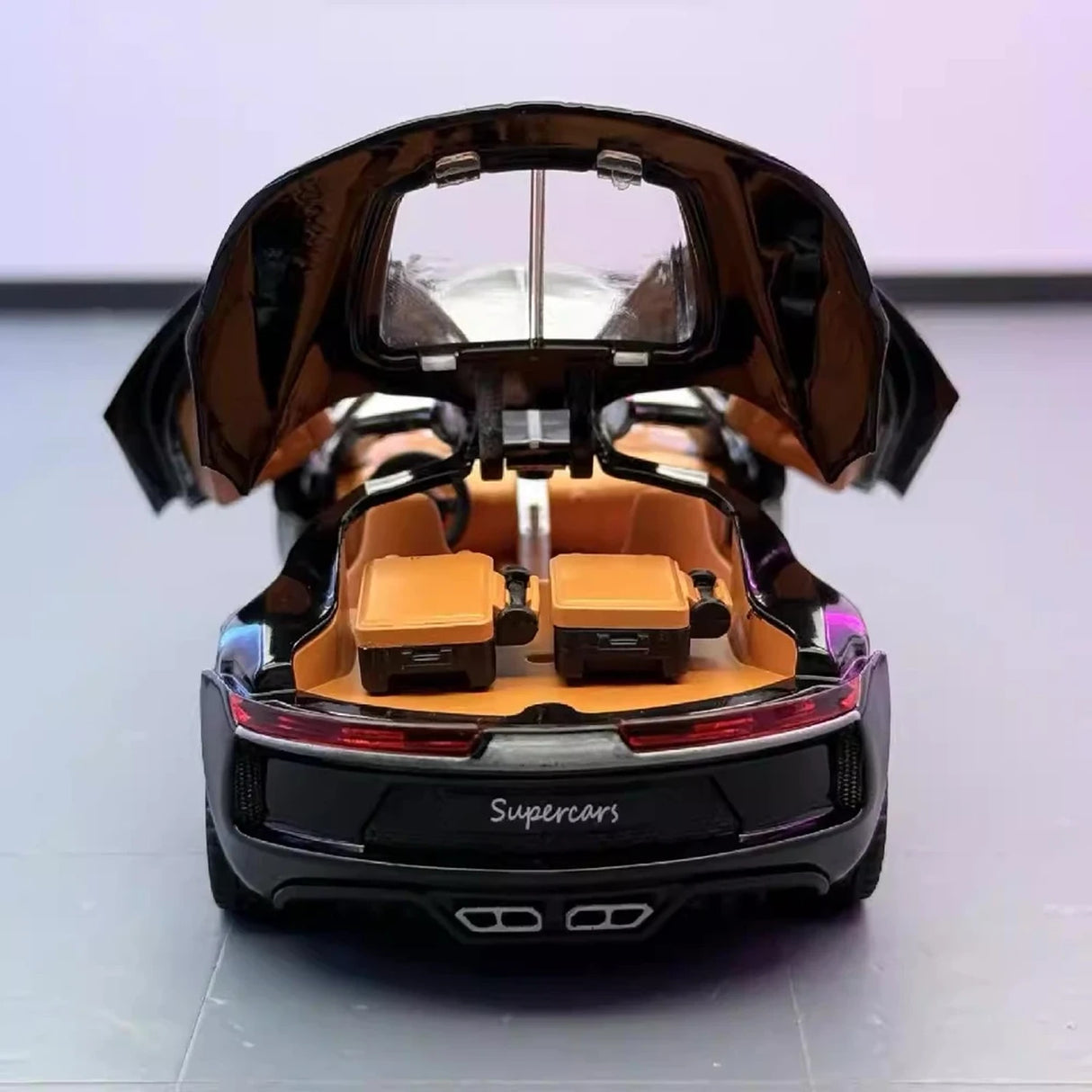 Bugatti 2015 Atlantic Silver 1:32 – Diecast Display Model Die-Cast