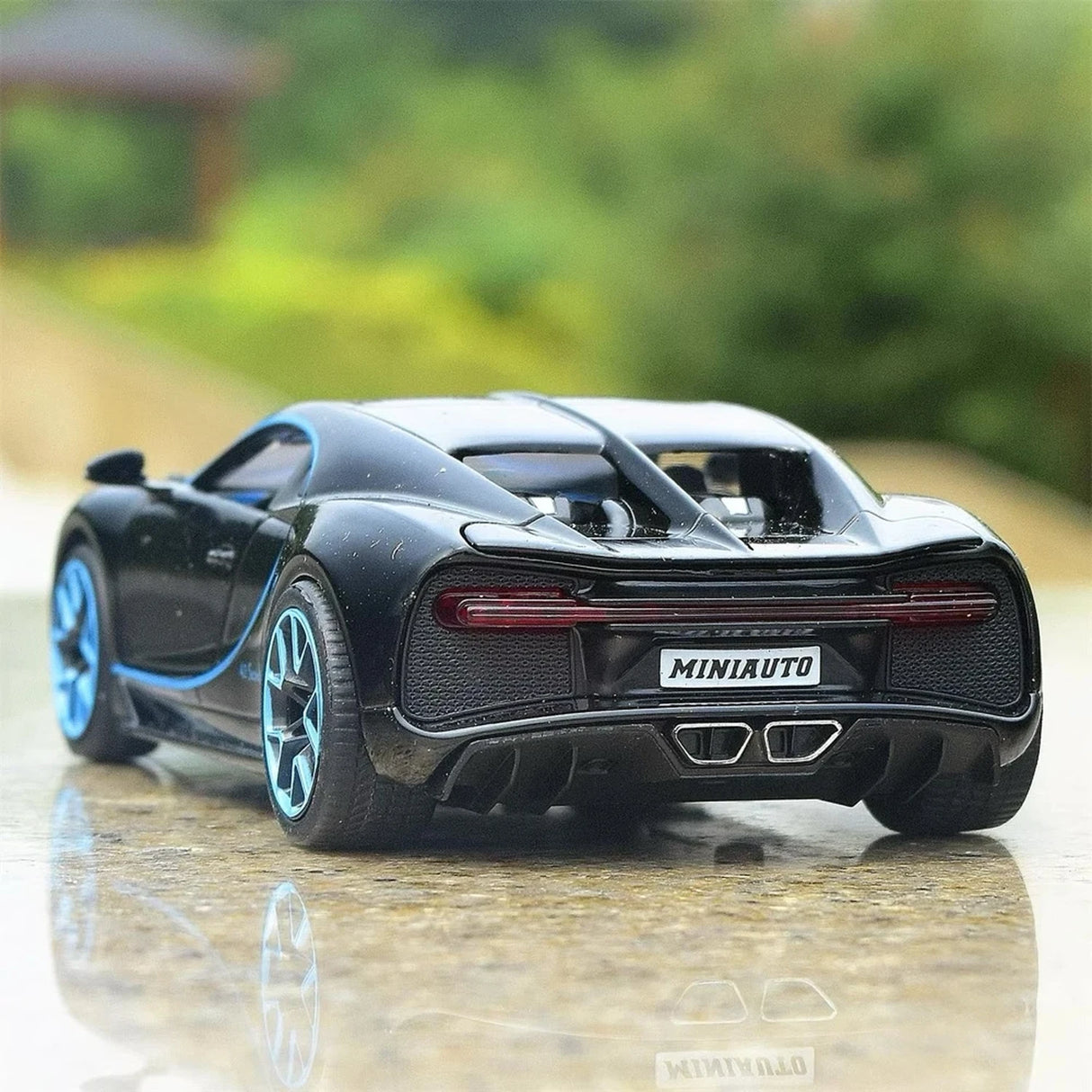 Bugatti 2016 Chiron Black 1:32 – Diecast Display Model Die-Cast