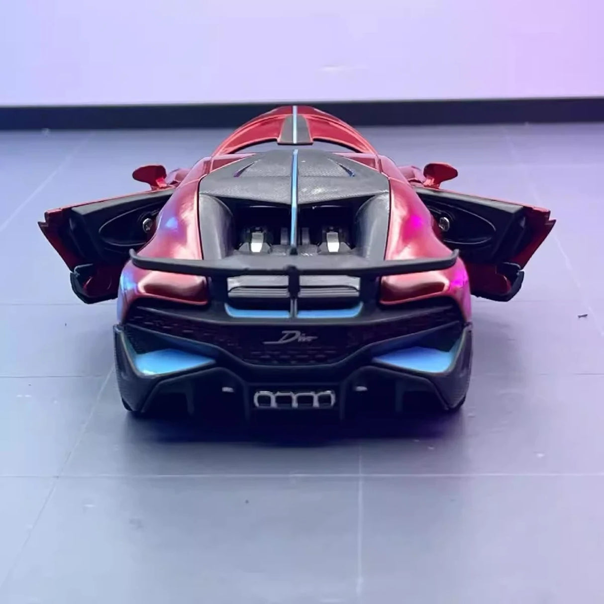 Bugatti 2019 Divo Red 1:32 – Diecast Display Model Die-Cast