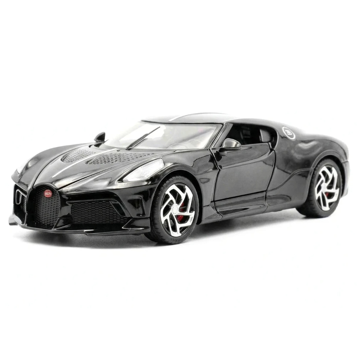 Bugatti 2021 La Voiture Noire musta 1:32 – painevalettu vitriinimalli