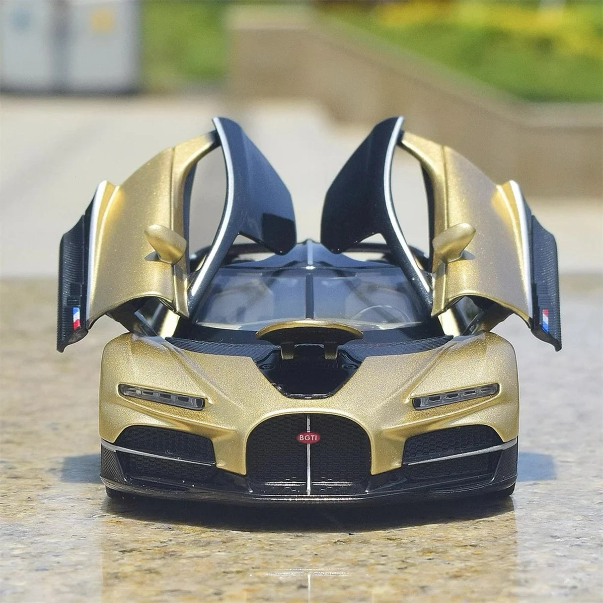 Bugatti 2024 Tourbillon Gold 1:32 – Diecast Display Model Die-Cast
