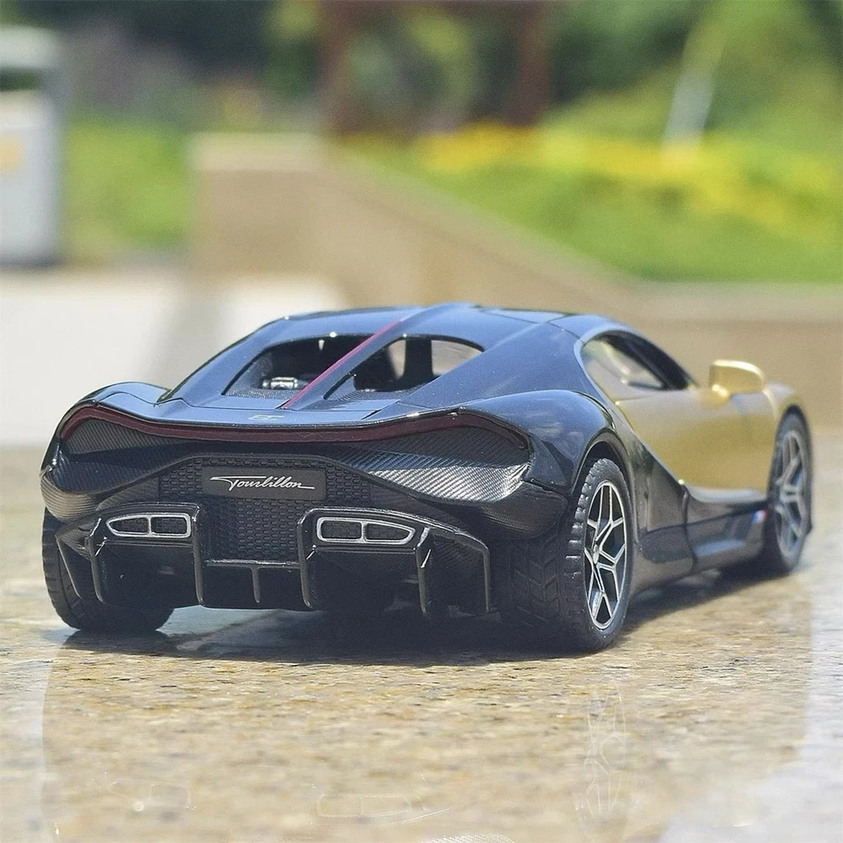 Bugatti 2024 Tourbillon Gold 1:32 – Diecast Display Model Die-Cast