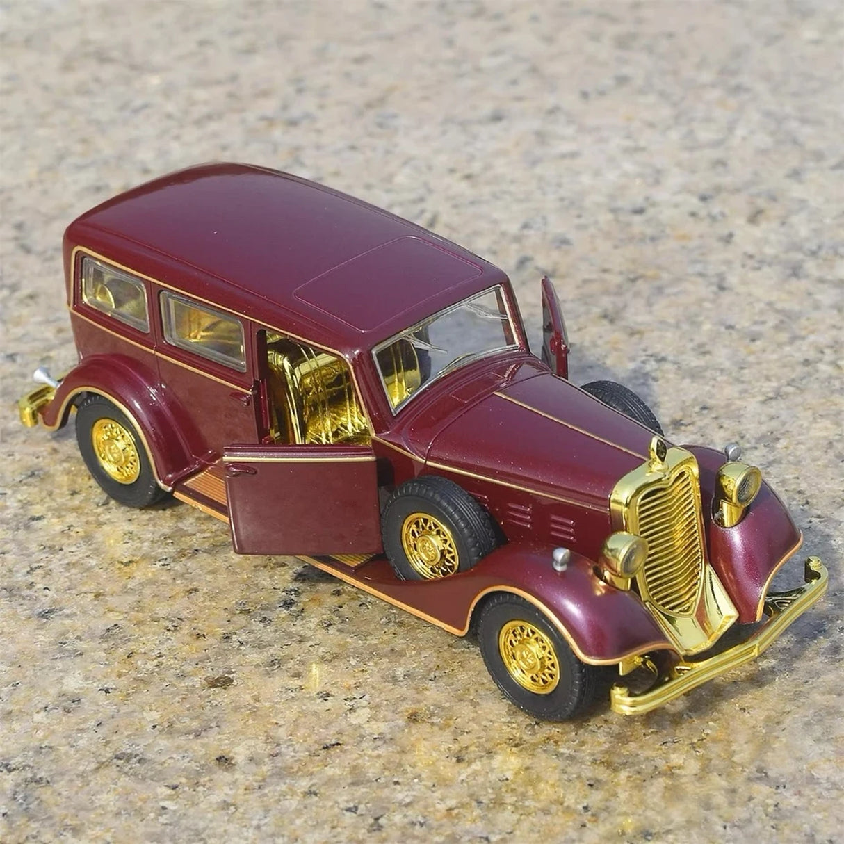 Cadillac 1933 Fleetwood V16 Tudor 8C Wine 1:32 – Diecast Display Model Die-Cast