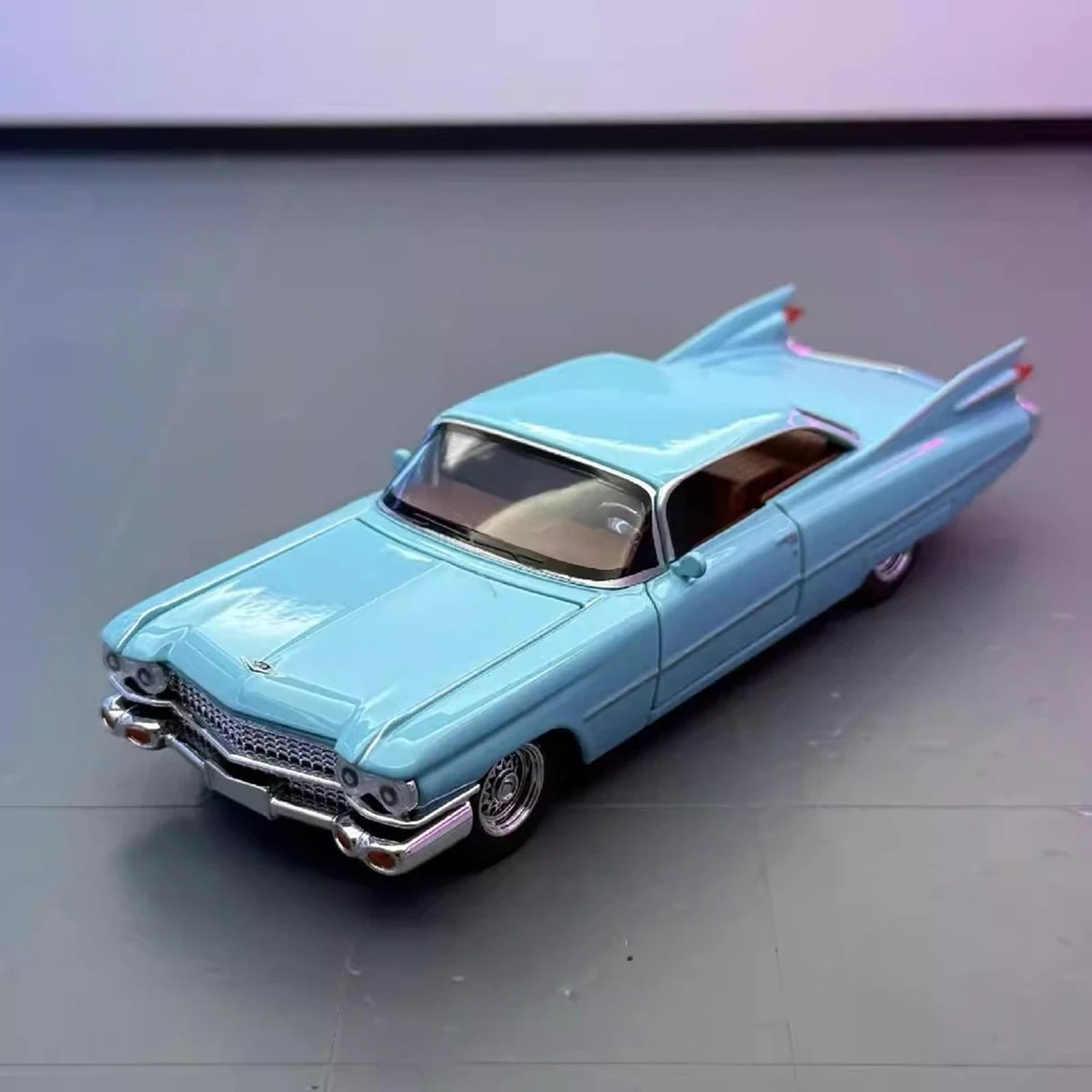Cadillac 1959 Seria 62 Eldorado Biarritz Blue 1:32 – model wyświetlacza odlewany