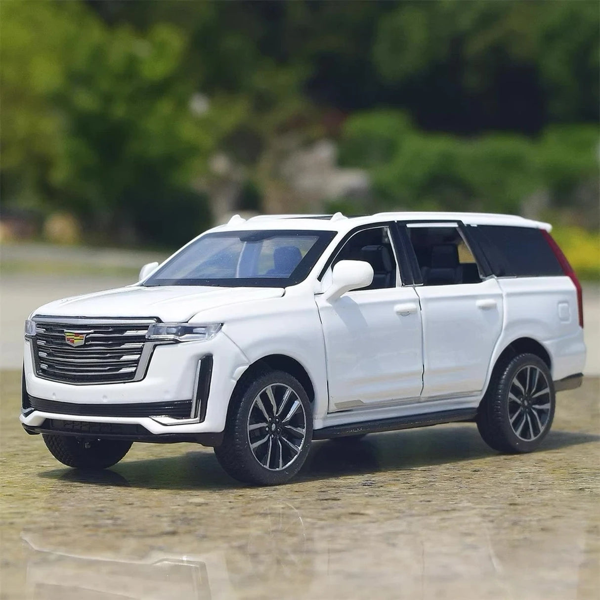 Cadillac 2021 Escalade White 1:32 – Diecast Display Model Die-Cast