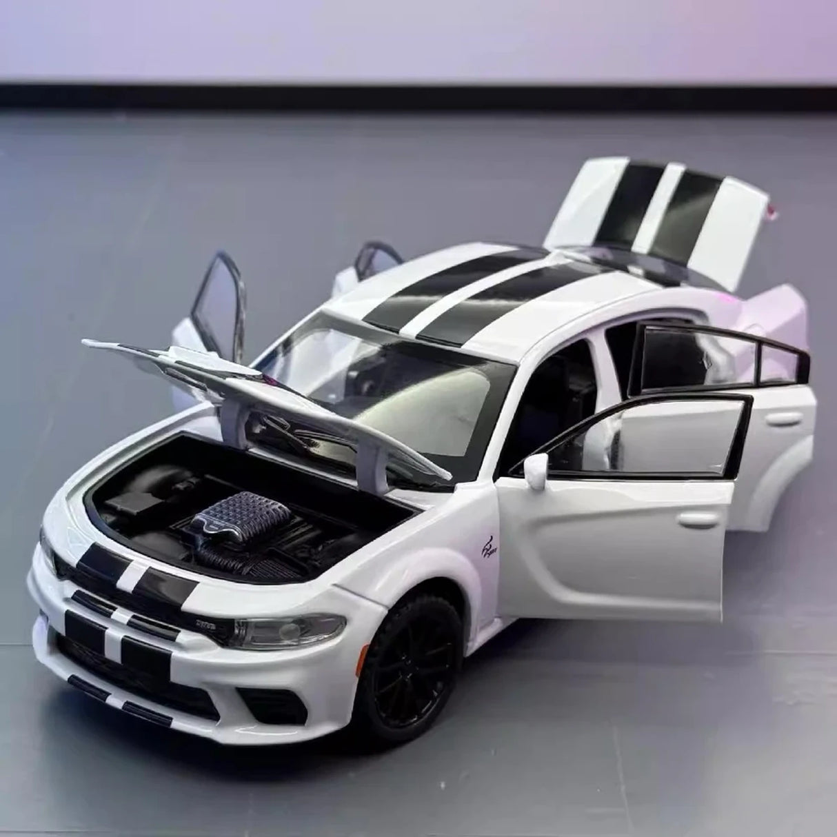 Dodge 2020 Charger SRT Hellcat White 1:32 – Diecast Display Model Die-Cast