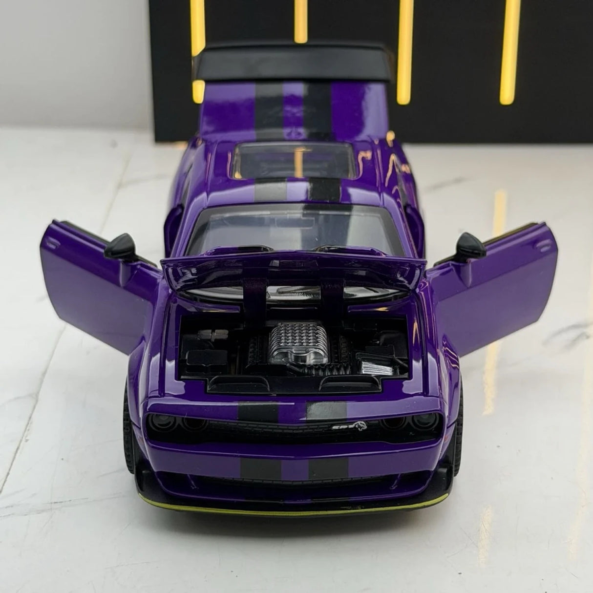 Dodge 2021 SRT Hellcat Purple 1:32 – Diecast Display Model Die-Cast