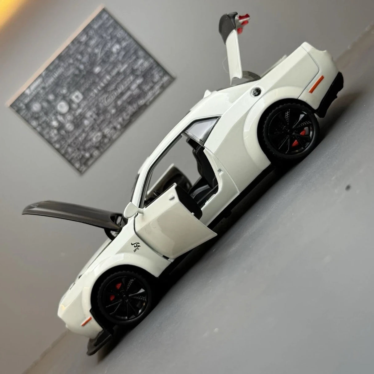 Dodge 2021 SRT Hellcat White 1:32 – Diecast Display Model Die-Cast